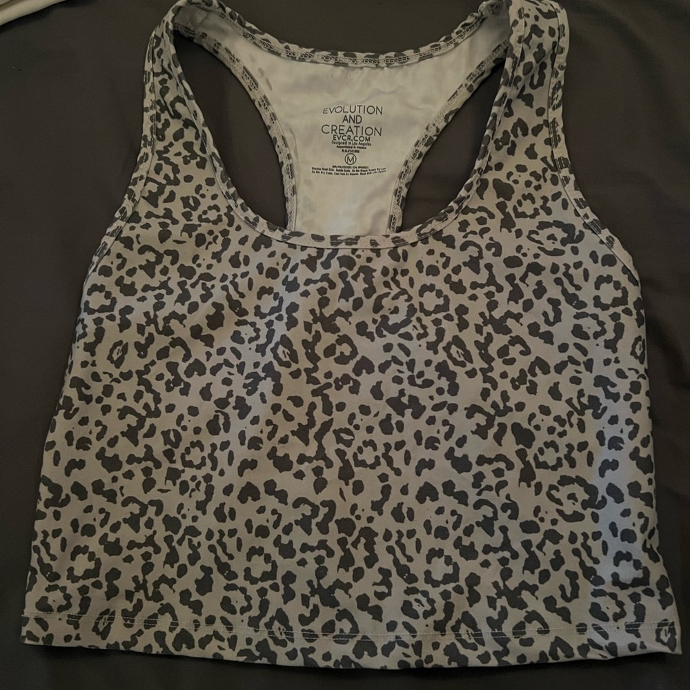 Cropped leopard tank top